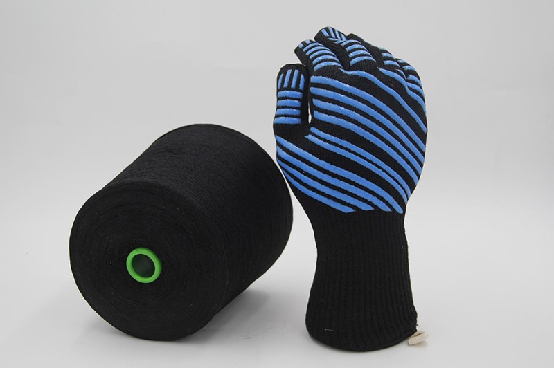 Gloves Made of Flame Retardant Polyester Staple Fiber